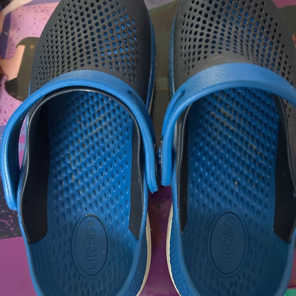 Crocs - Picture 2 of 3